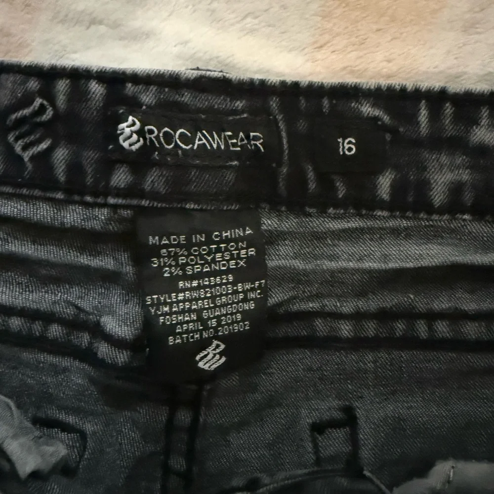 Rocawear Kids Black Distressed Jeans - Picture 2 of 5